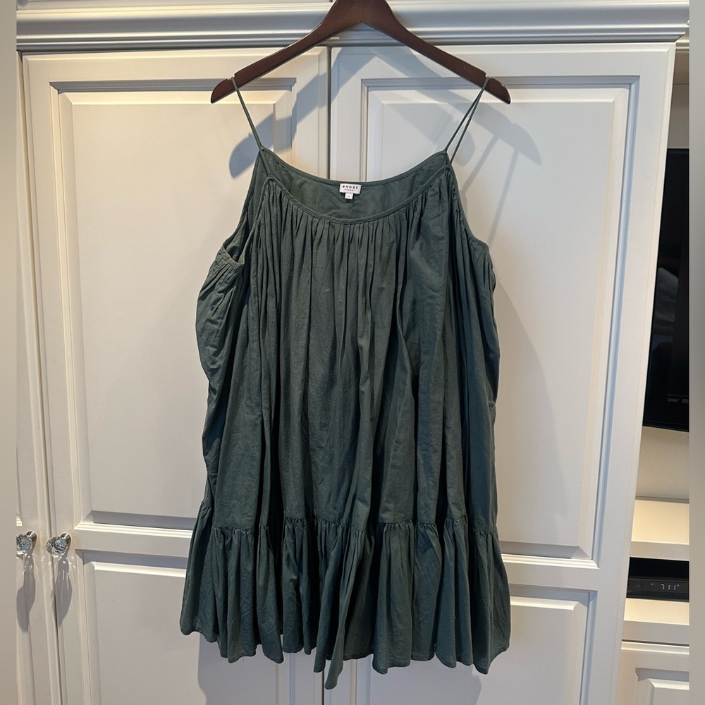 Rhode resort classic sleeveless scoopneck belted dress in green size L